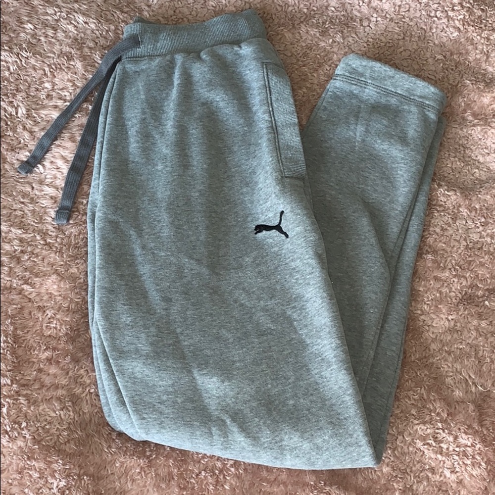 GREAT Condition, barely used PUMA thermal sweats!